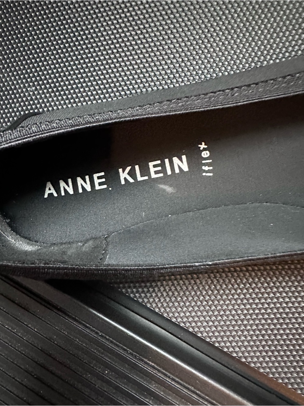 Anne Klein Women's Black Elastic Ballet Flats - Picture 2 of 4